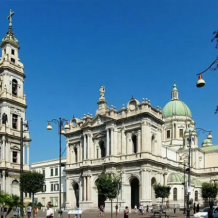 Oda ve Kahvaltı Frangi Pompei