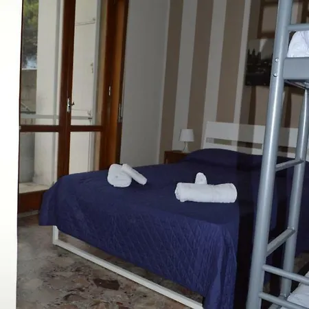 Frangi Panzió Pompeji